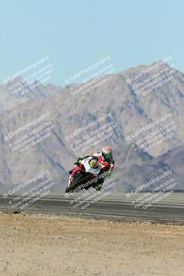 media/Dec-01-2025-Moto Forza (Mon) [[2daa91e15f]]/2-Intermediate Group/Session 4 Turn 9/